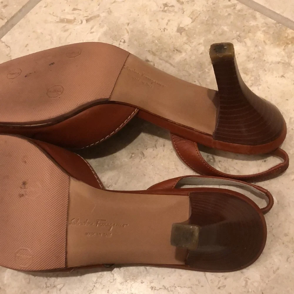 Vintage Salvatore Ferragamo Y2K leather slingback round toe contrast stitch heel